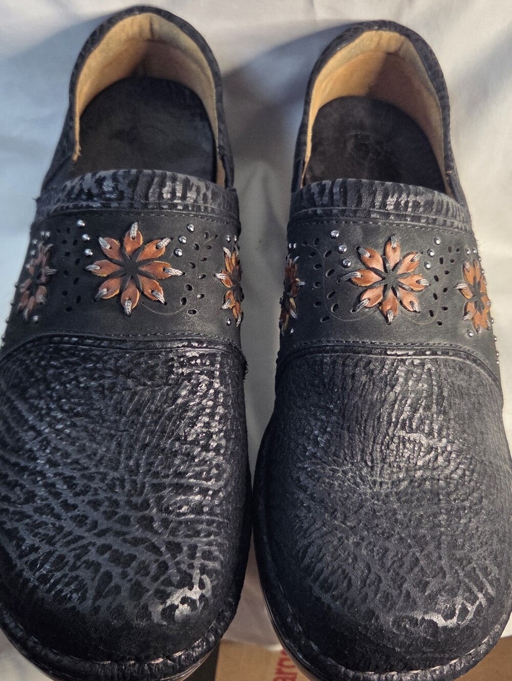 Ariat Bella Black Leather Slip-On Comfort Clogs Floral Embellishments Sz 10B - Picture 6 of 14